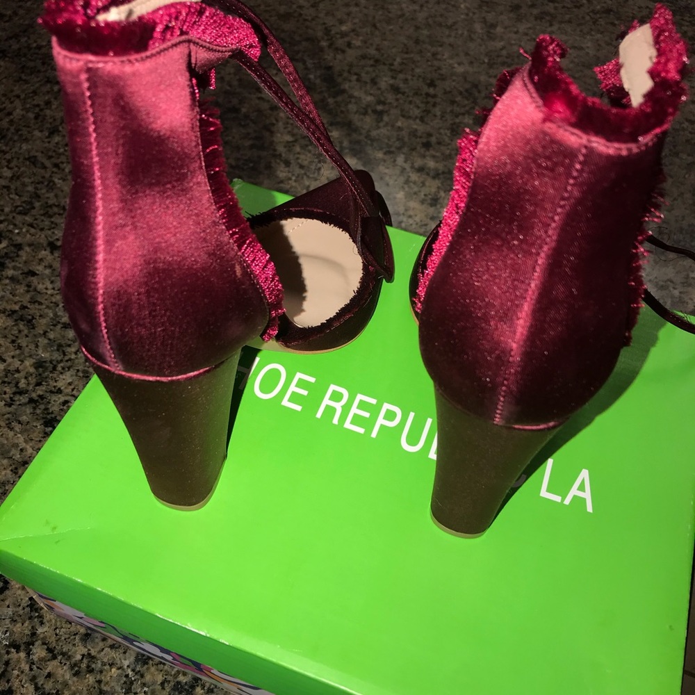 Heels - Picture 4 of 6